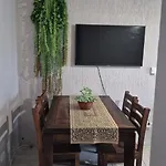 Apartamento Com Varanda Ampla, Garagem Rotativa, A Poucos Metro Da Praia