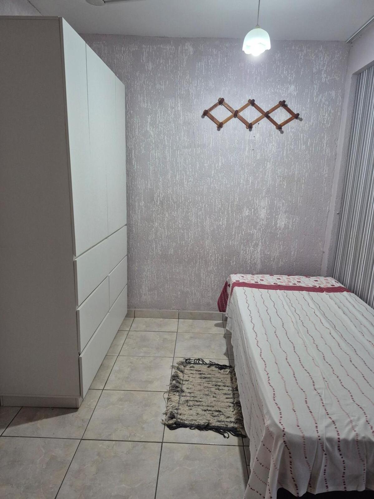Apartment Com Varanda Ampla, Garagem Rotativa, A Poucos Metro Da