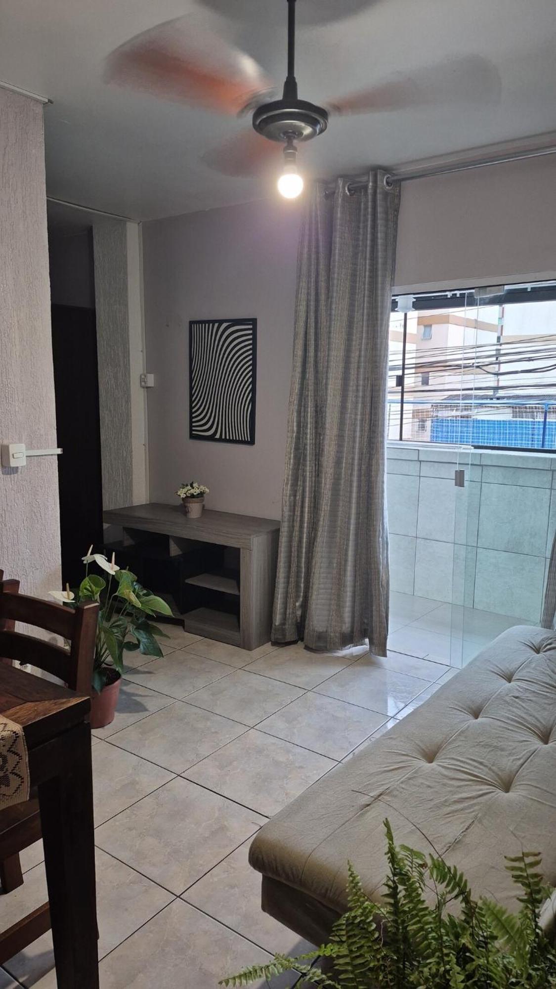 Com Varanda Ampla, Garagem Rotativa, A Poucos Metro Da Apartamento